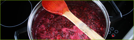 Boiling fruit for making jam